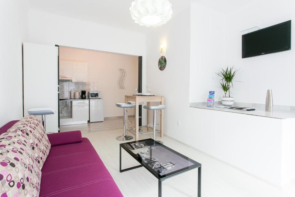 Apartment Purple Magic