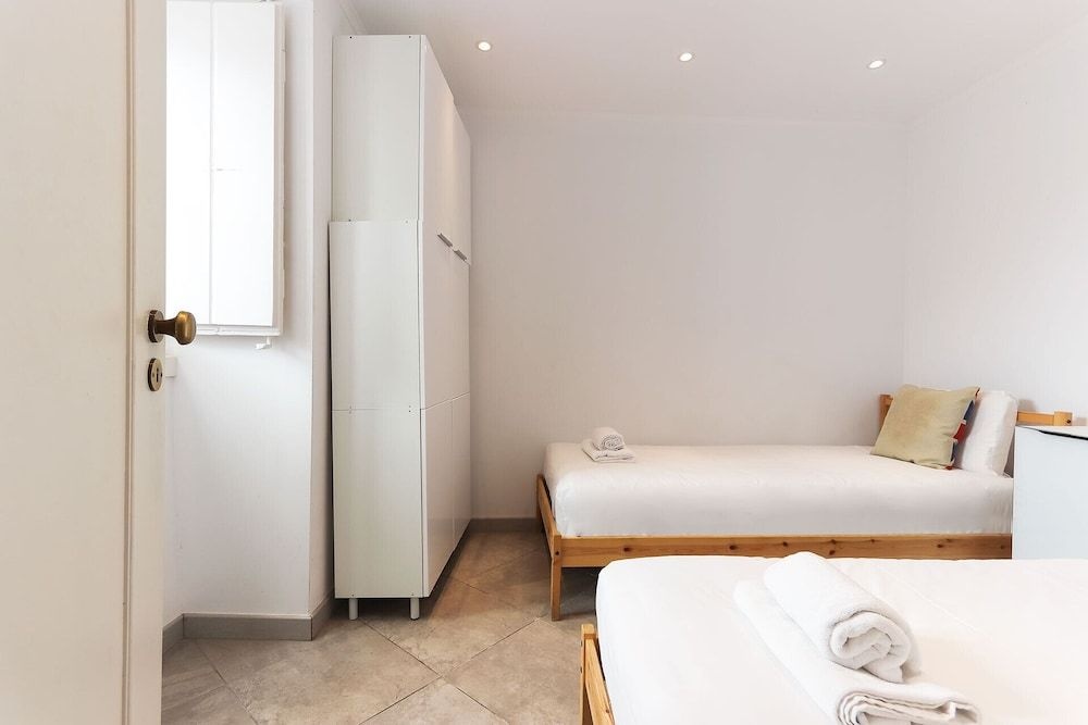 Downtown Stylish by Homing