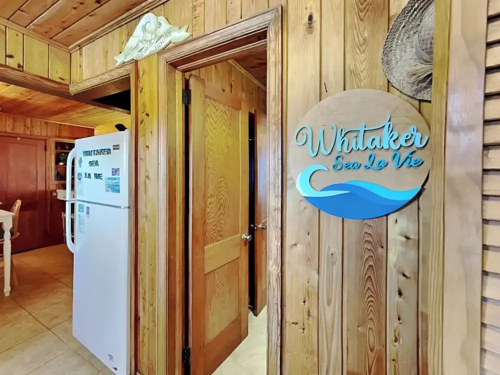 Whitaker Sea La Vie
