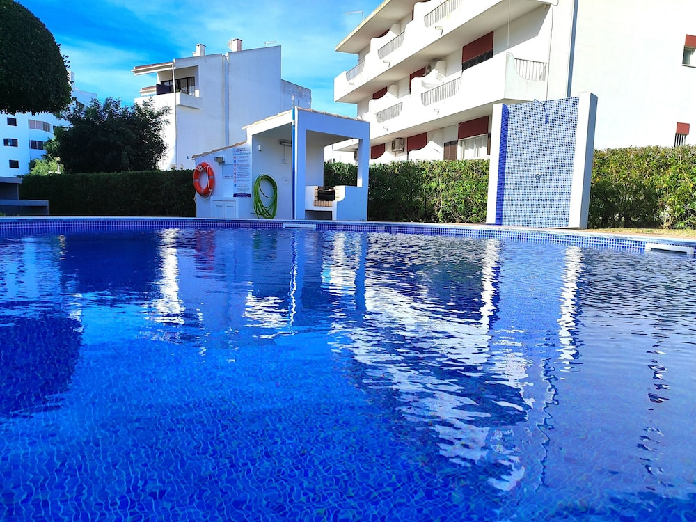 Vilamoura Twins 1 With Pool by Homing