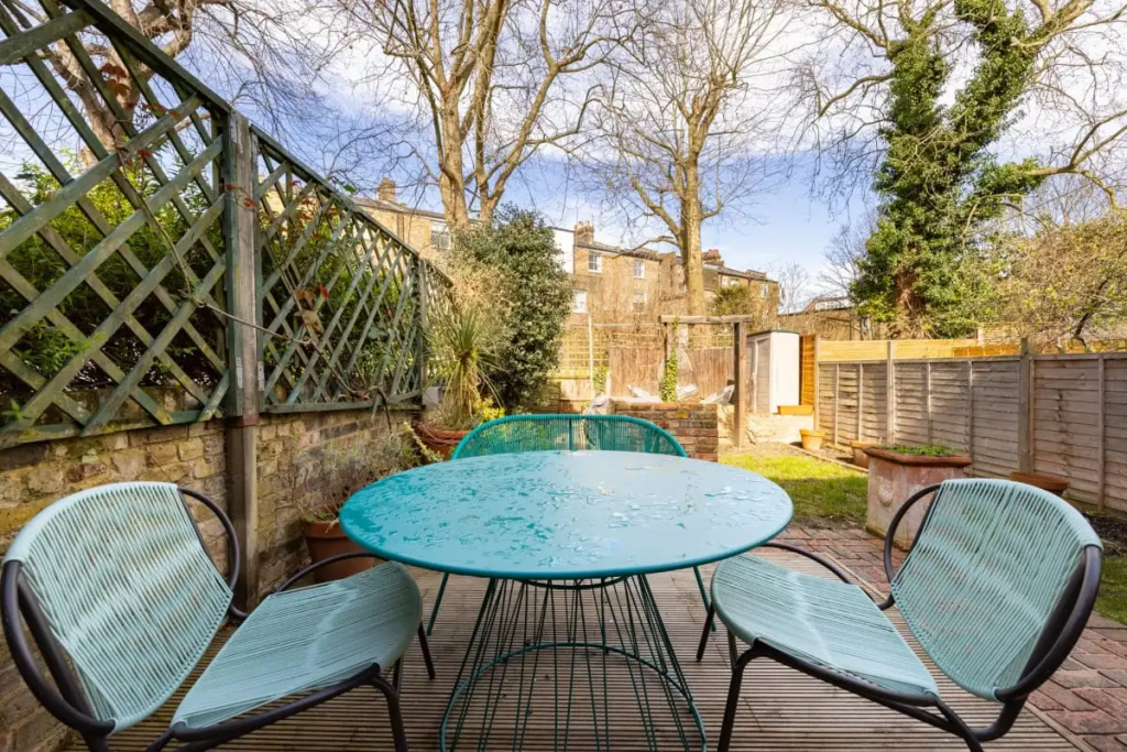 The Finsbury Park Arms - Elegant 2BDR Flat with Garden