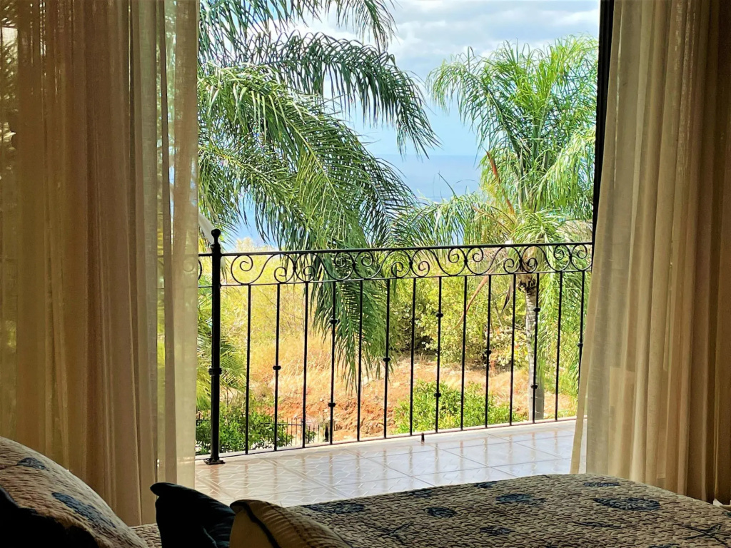 Playa Potrero 4 BR Home Large Saltwater Pool Spectacular Views - Villa Oasis