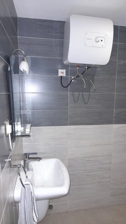 Adeshie Fie Hotel