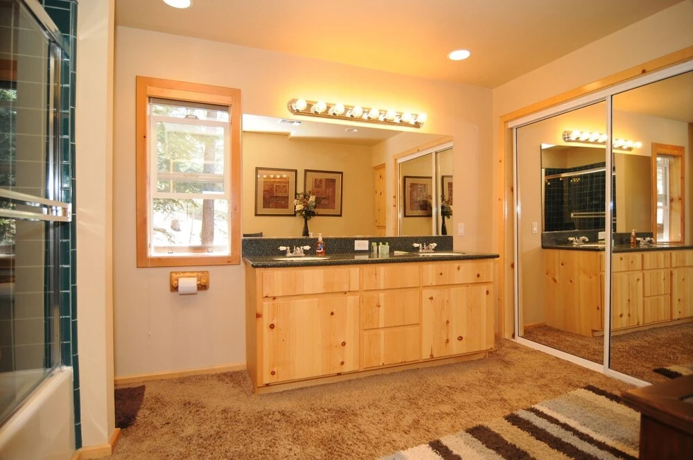 No. 13 Ski-In/Ski-Out Bear Mountain - 5 Br Home