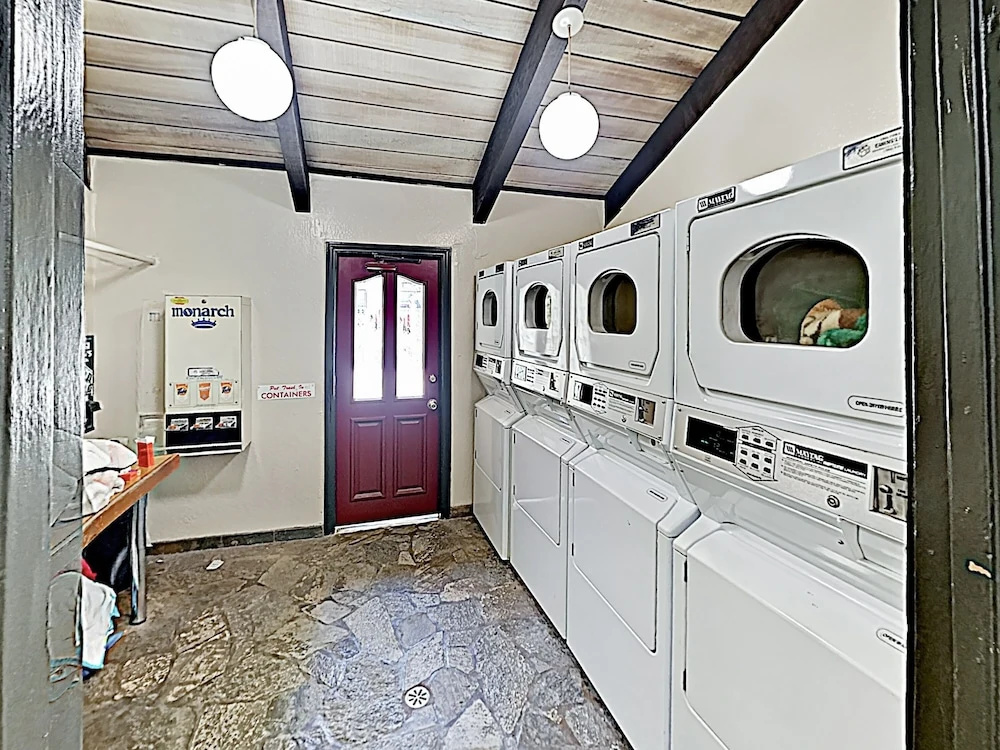 Mt. W/ Sleep Number Beds - Walk To Slopes 2 Bedroom Condo