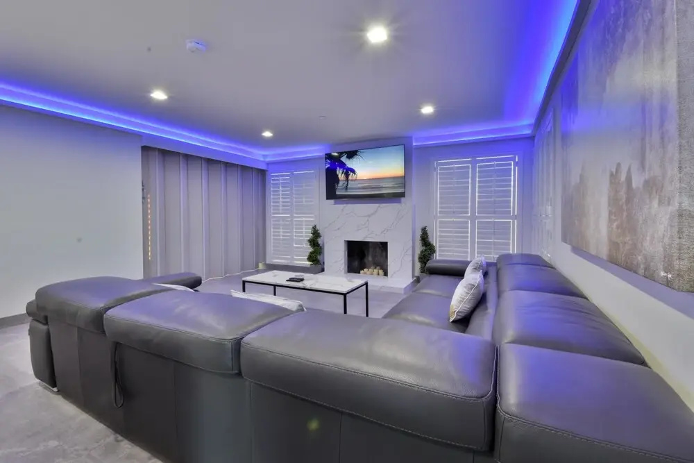 1244#7 Remodeled Luxury Condo With Stunning Views of Beach & Bay