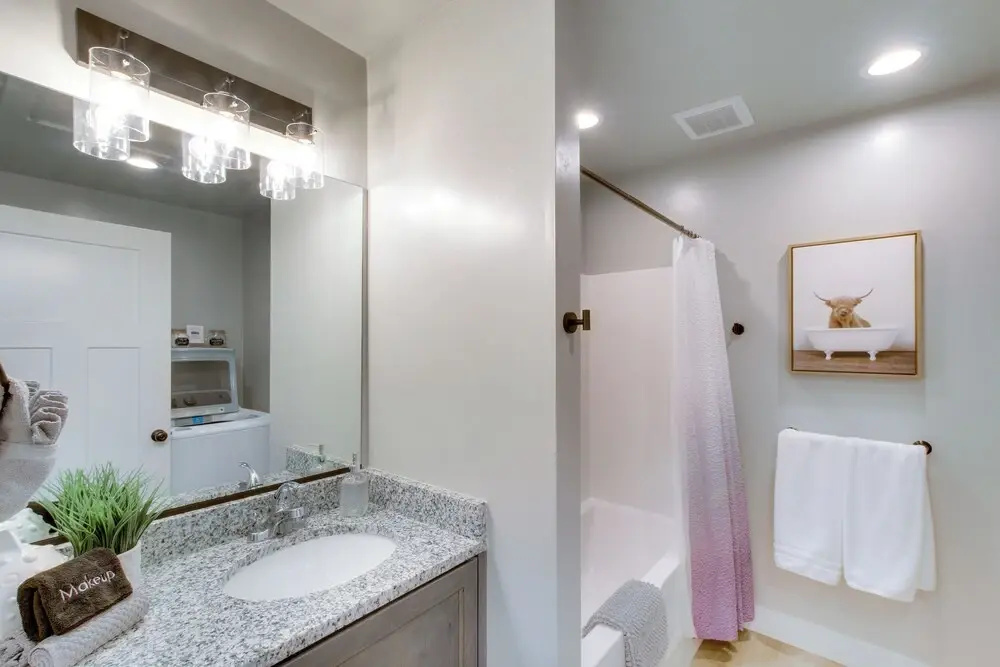 Garden City Townhome, Close to Parks + Downtown!