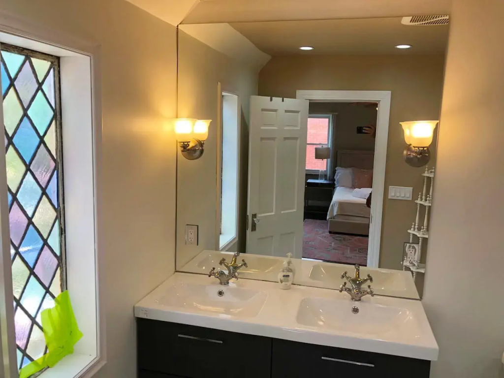 Spacious Luxury Home 5 min to Detroit Golf Club 4 car Free Parking