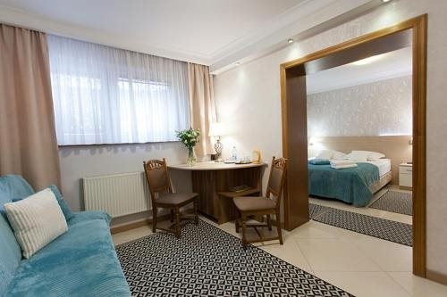 Villa Anna - Noclegi Rooms - FREE parking, taras, 1500m do Starówki