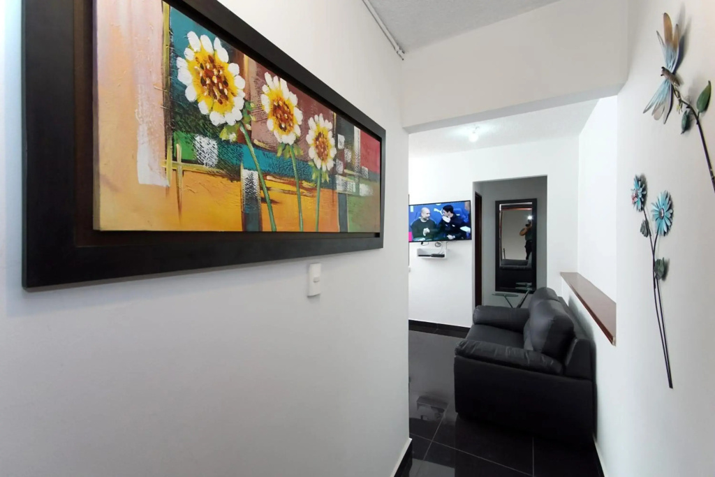 cozy apartment excellent location, air conditioning