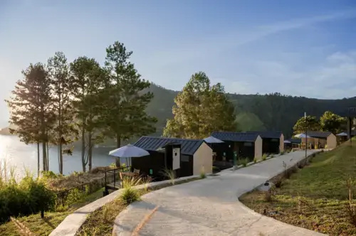 Bobocabin Patra Parapat, Toba
