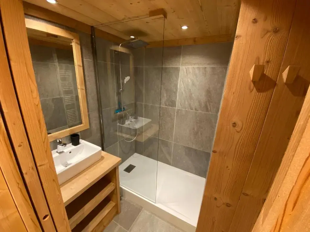 L'Etesy, rénové en 2021, pied des pistes et spa