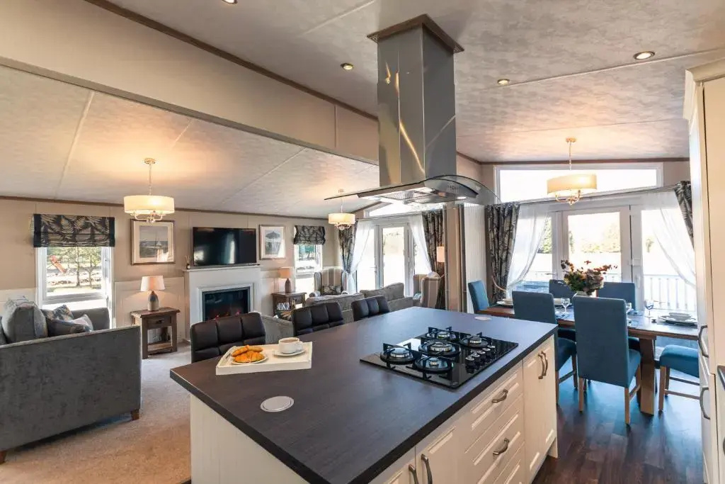 Brians Lodge with Hot Tub