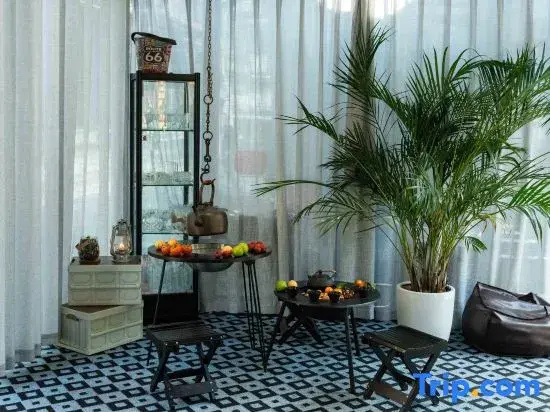 Poetry and Yuanfang·Anji·Boutique Family Coffee Pool Villa (Zhebei Grand Canyon Drifting Shop)