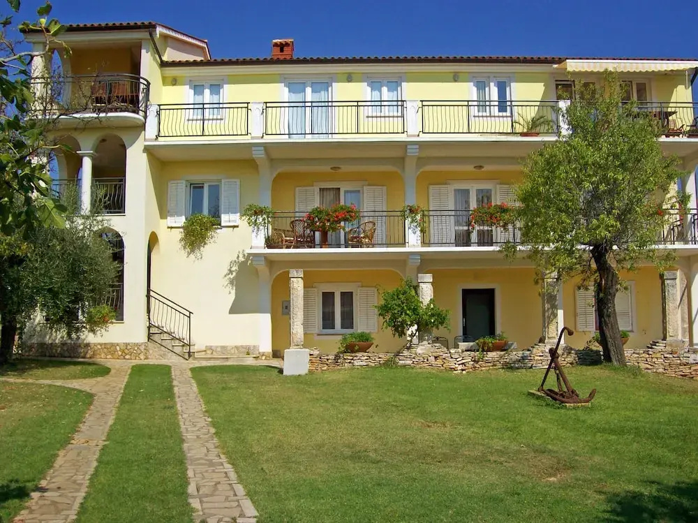 Lovely Apartment No.1 in Liznjan