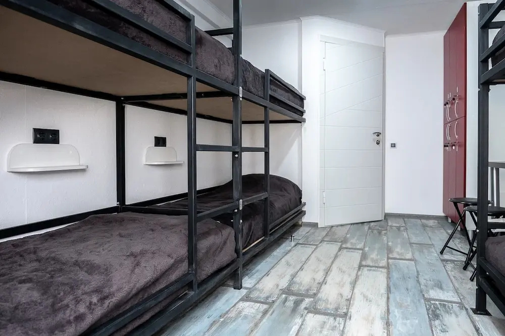 Pirs Hostel