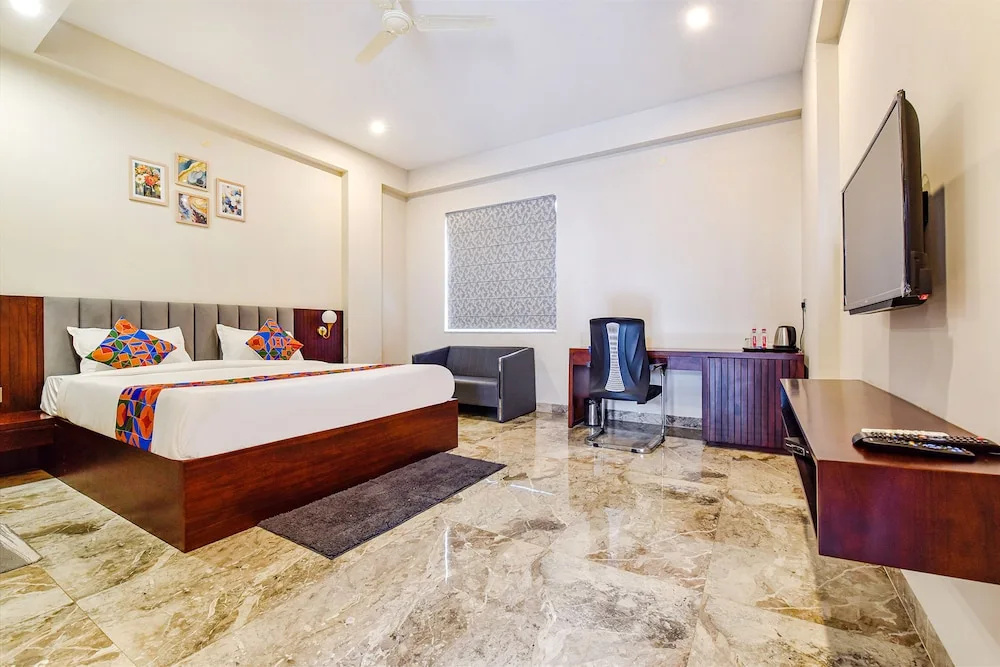 FabHotel Pravaasam Residency