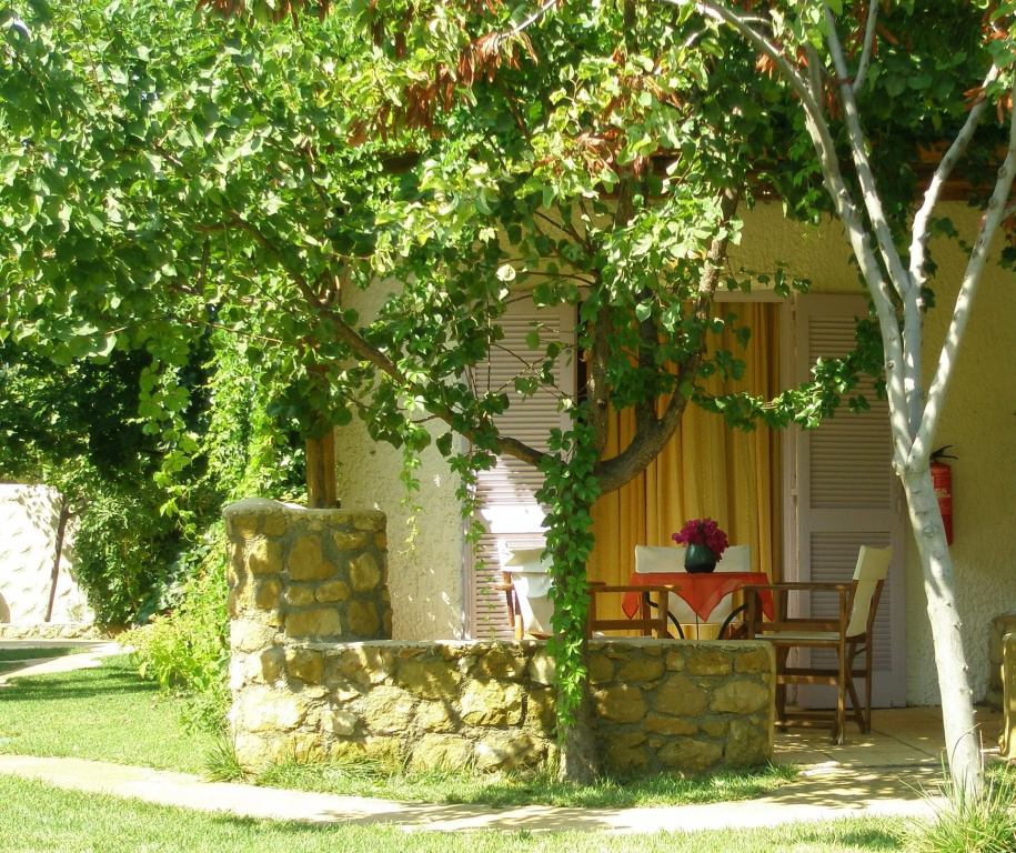 Ariadne Studios Skyros