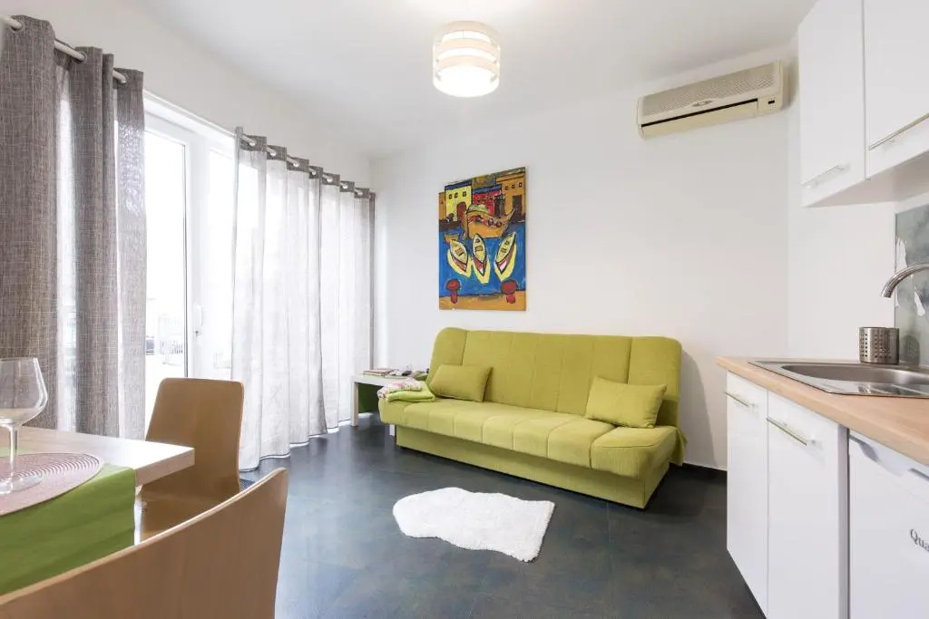 Apartment Lauro Opatija, ground floor, parking, near sea