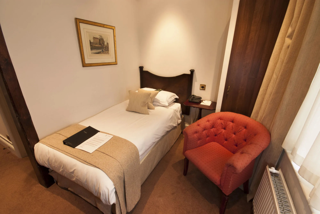 Sir Christopher Wren Hotel