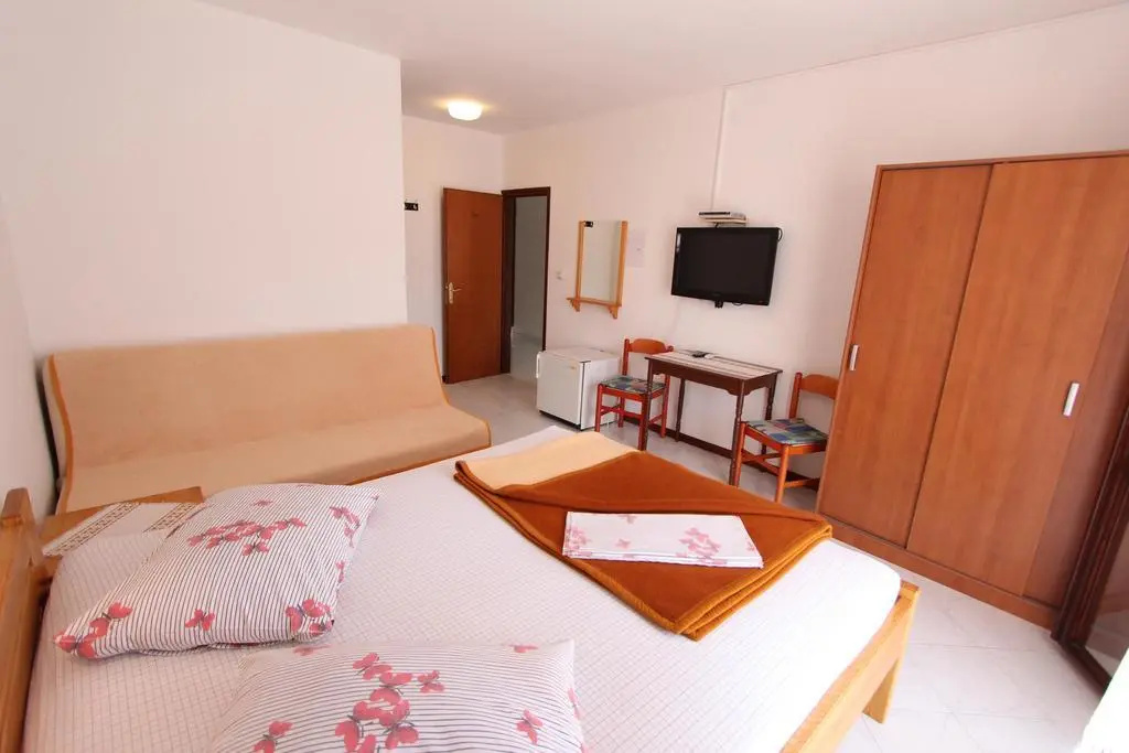 Room and Apartments Mariza