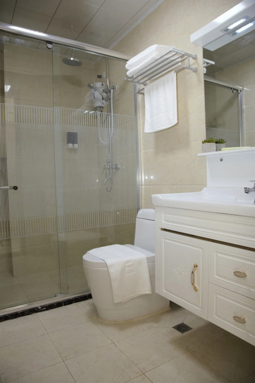 One El Nido Suite