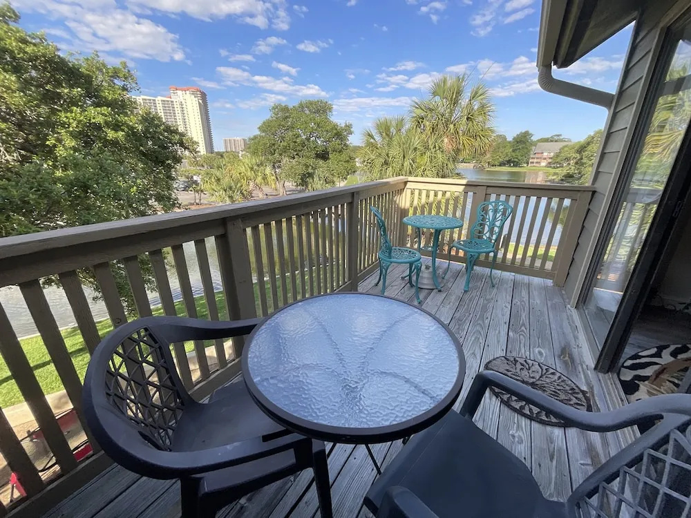 8i Richmond Park 2 Bedroom Villa