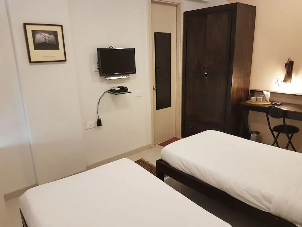 OYO 12227 Hotel Resonare Baner