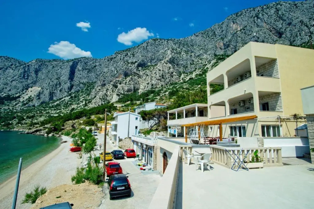 Apartments Alać