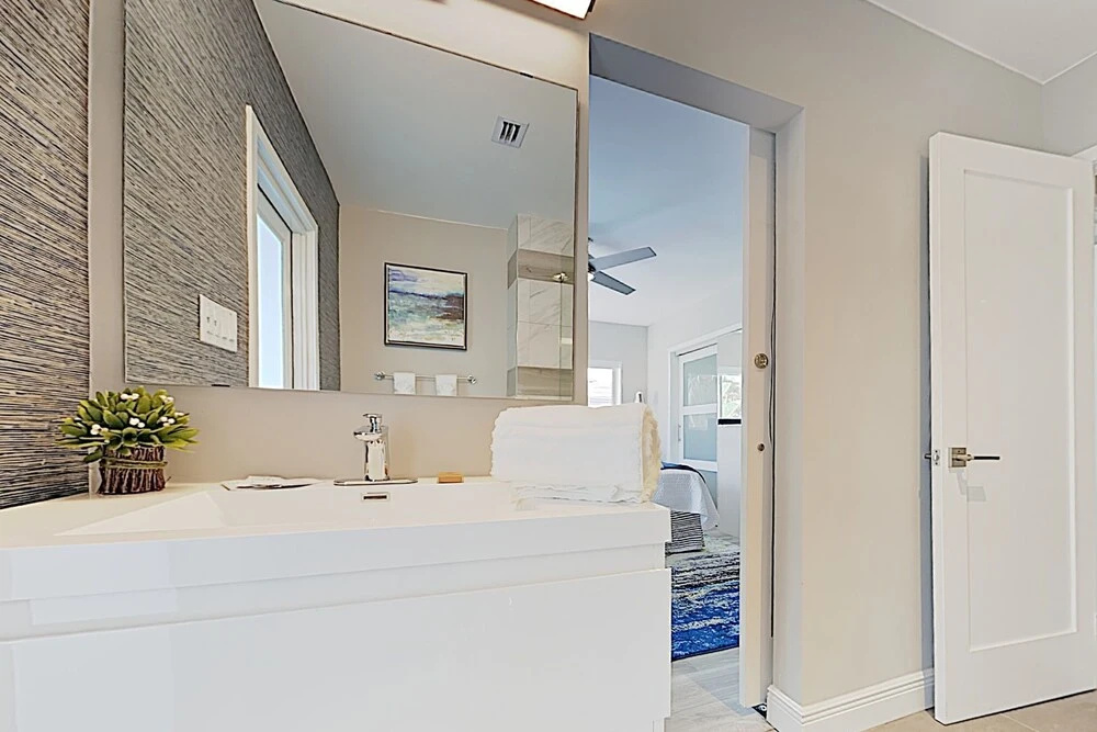 Lake Ridge W/ Pool & Private Courtyard 2 Bedroom Duplex