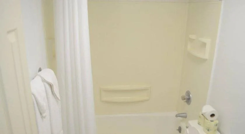Islander Motel
