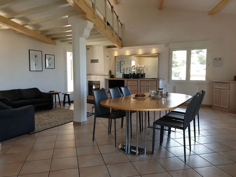 Spacious Villa in Var With Swimming Pool