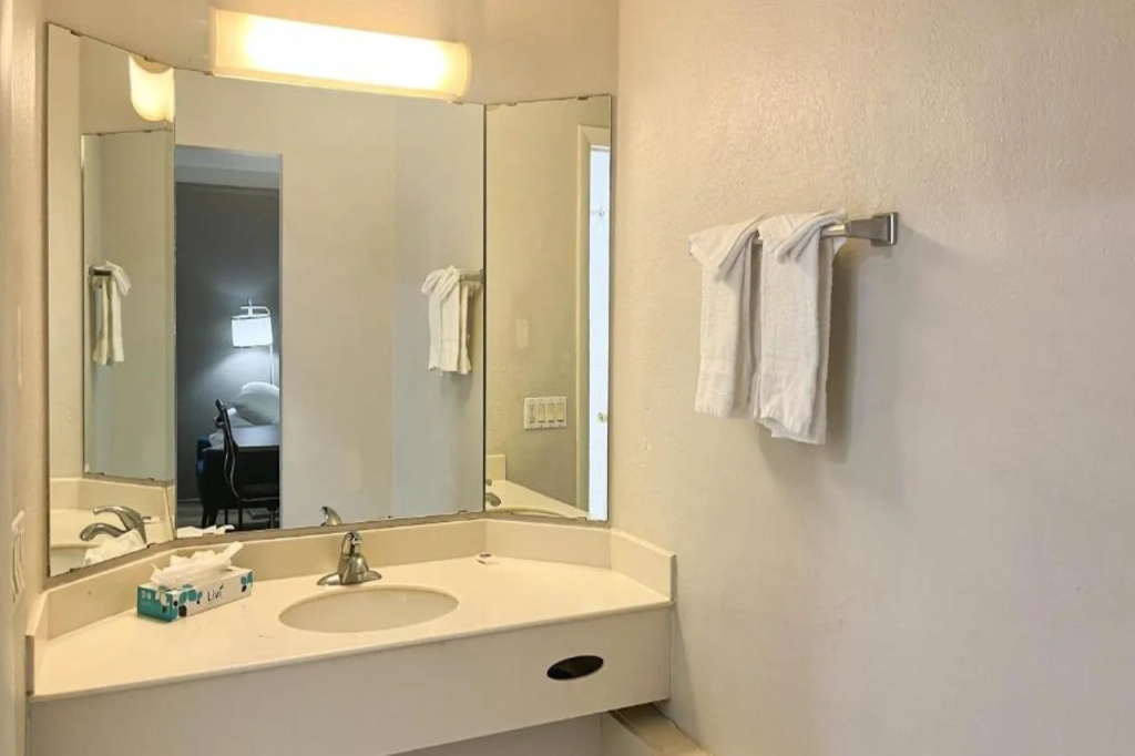 Econo Lodge Meadville
