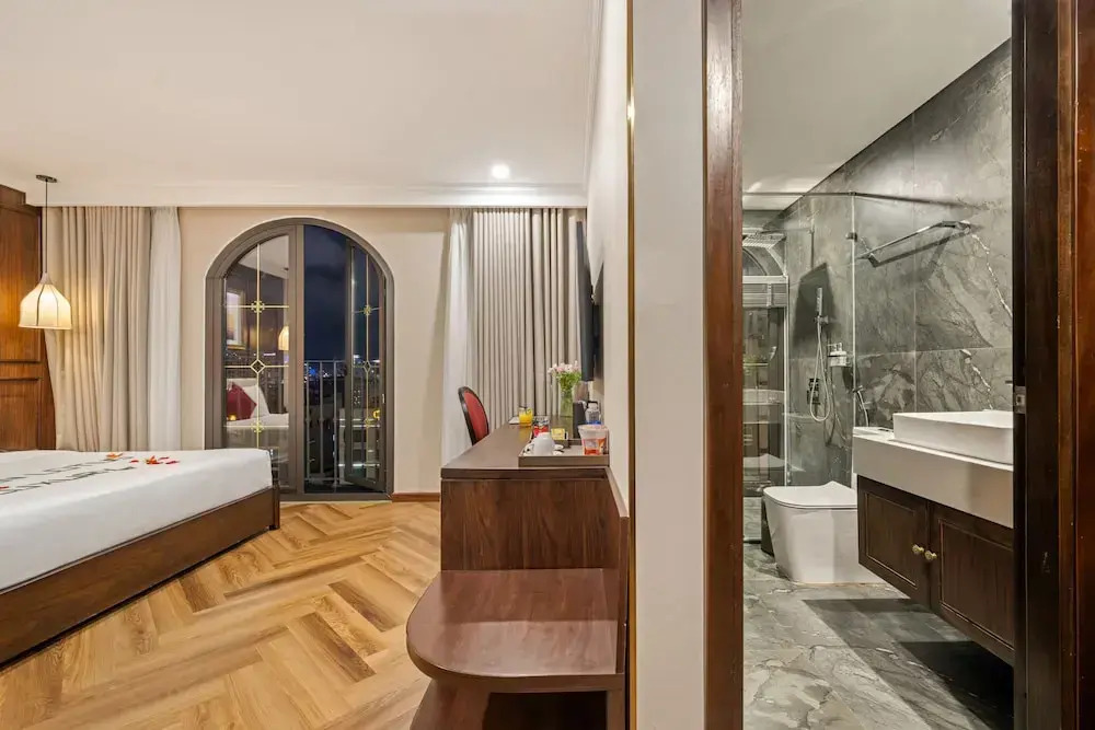 Golden Lotus Luxury Hotel Danang - Complimentary Daily Afternoon Tea