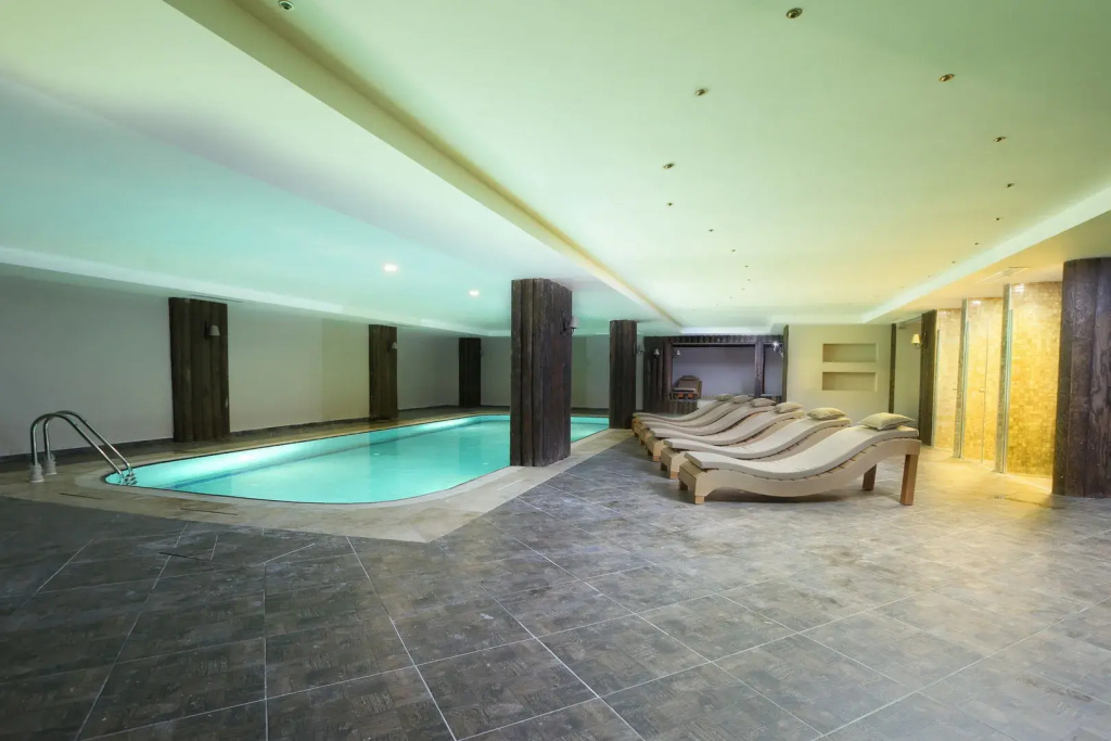Qlusive Hotel