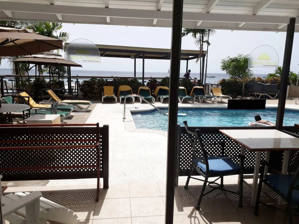 Tropical Sunset Beach Apartment Hotel