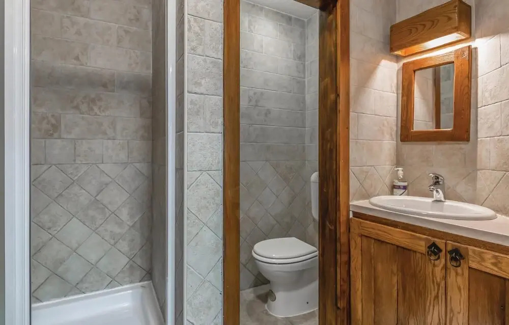 Amazing Home in Makarska with Hot Tub, Sauna & WiFi