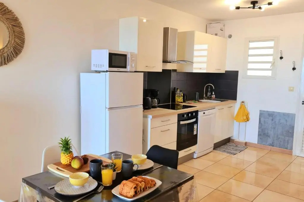 L appartement L Ocean, T2 d'environ pour 2 personnes avec balcon une vue imprenable sur l'océan