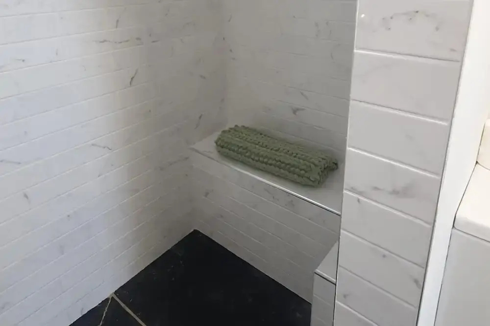 Apartment-sleeps2-parking-garden-patio