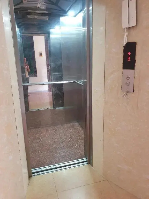 Khách sạn Viễn Đông