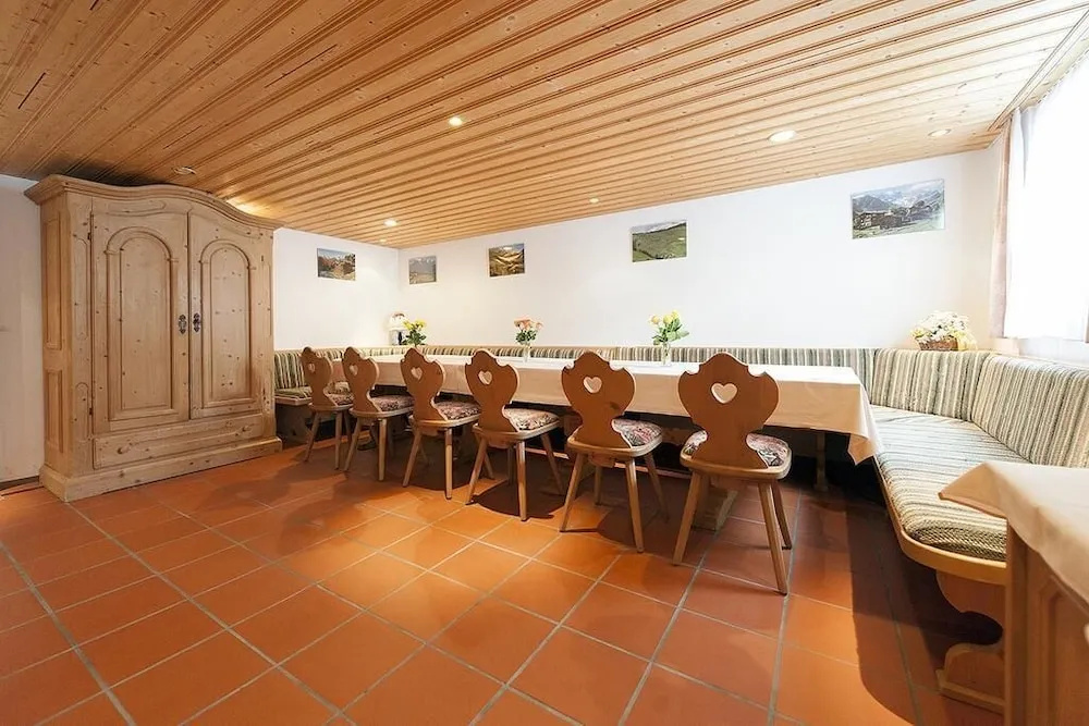 Hotel Cuntera