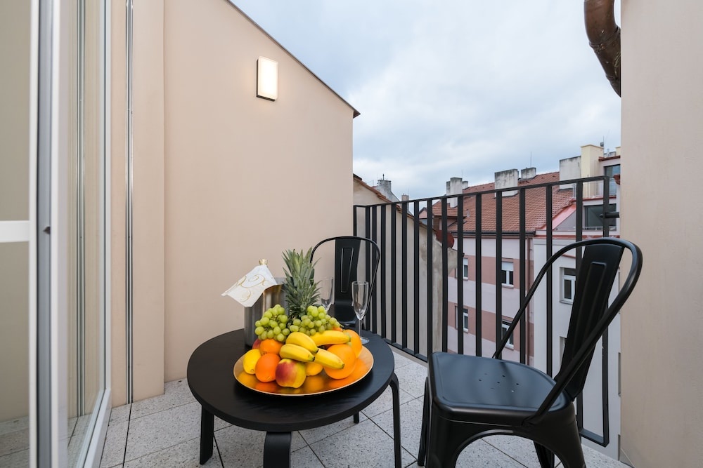 Love to Live Apartments