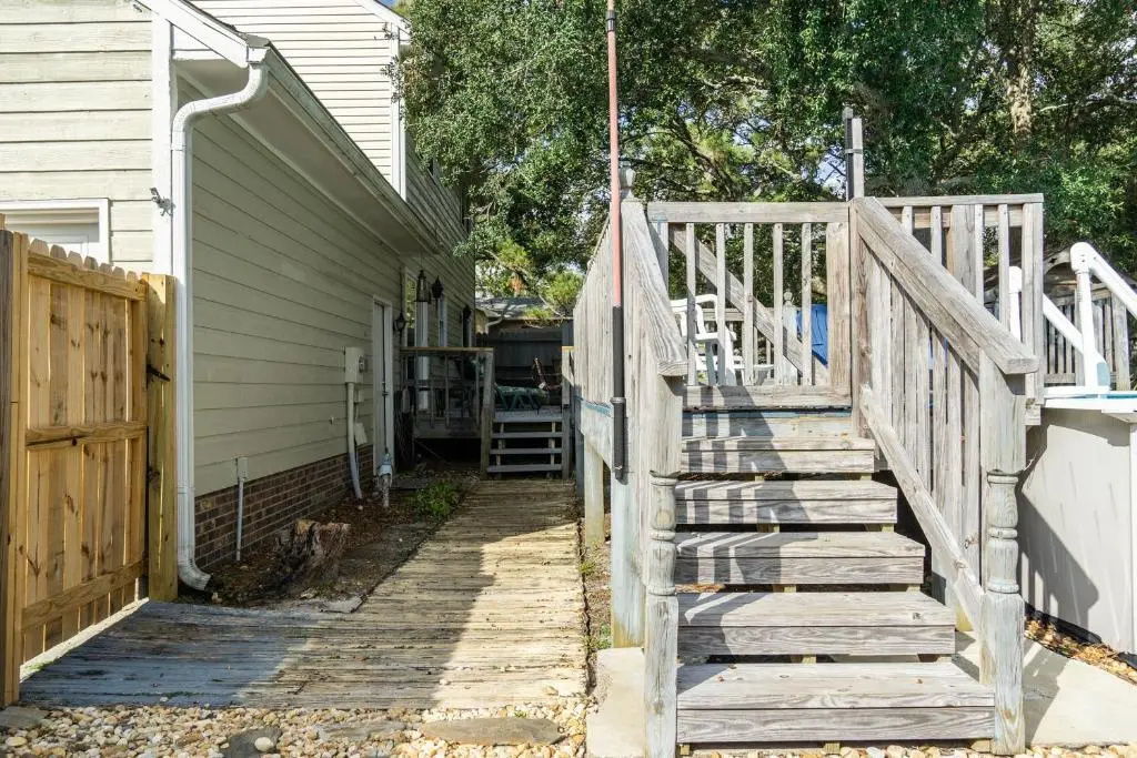Windy Pointe by Oak Island Accommodations