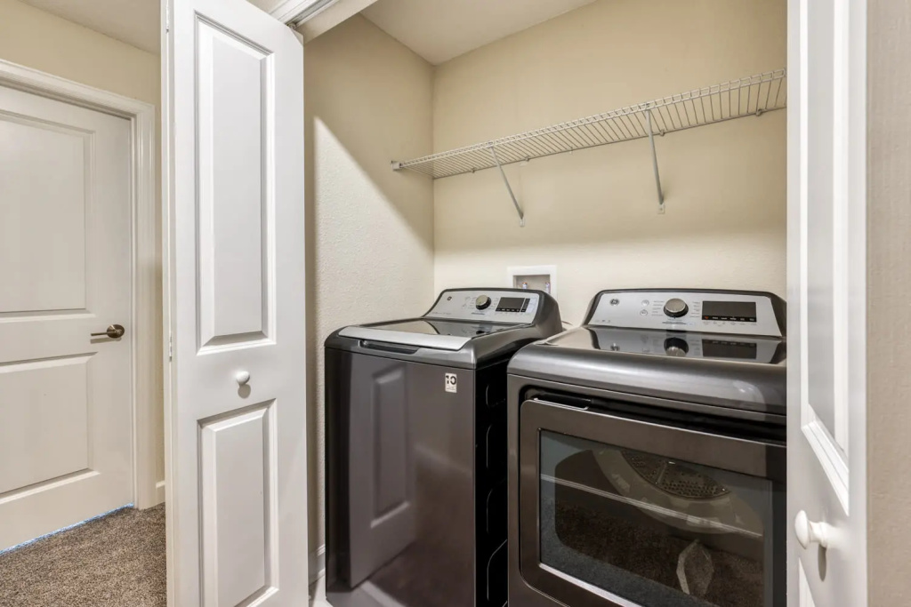 Super nice and spacious home with private pool near Disney