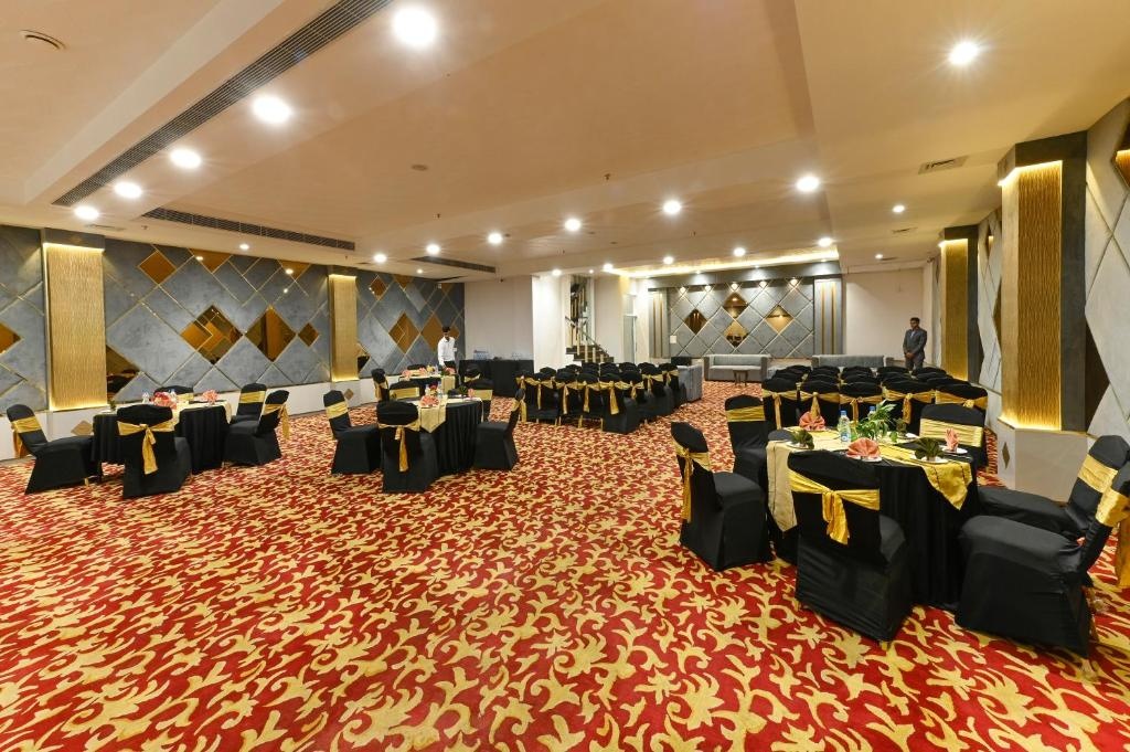 Hotel Avalon Palms Agra