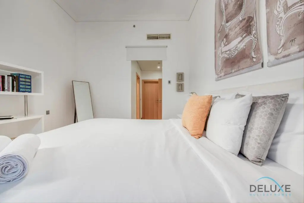 Lively 1 BR at Al Nabat Shoreline 8 Palm Jumeirah by Deluxe Holiday Homes