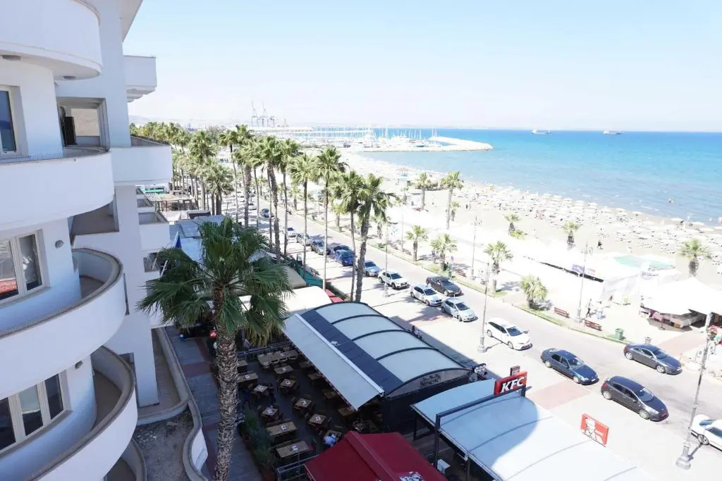Lazuli Beachfront Apartment 43