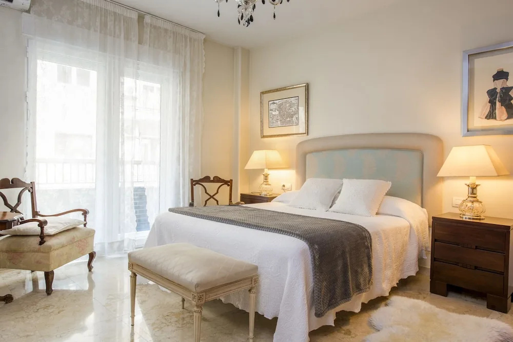 Genteel Home Martinez Campos