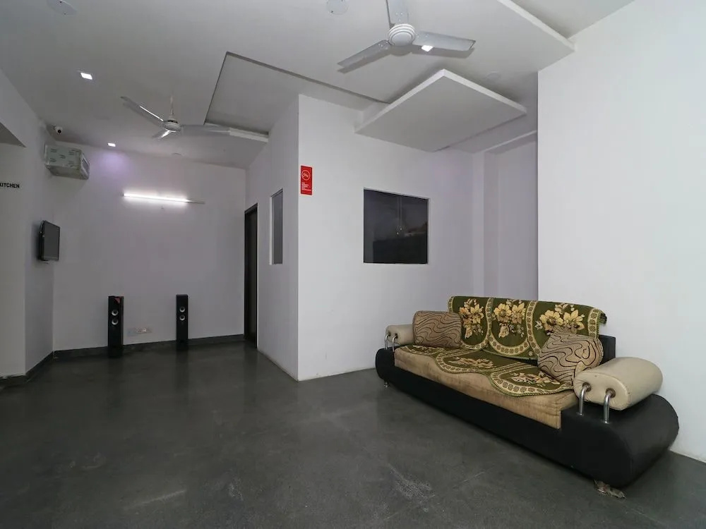 OYO 11533 Hotel Green view