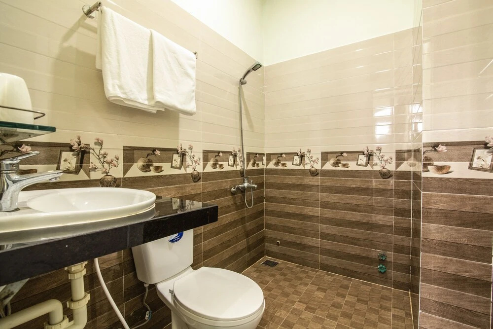 Lucky Hotel by OYO Rooms